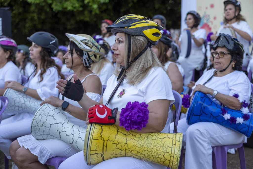 BİSİKLET TUTKUNLARI DÜNYA BİSİKLET GÜNÜ’NDE AKDENİZ SAHİLİNDE PEDALLADI