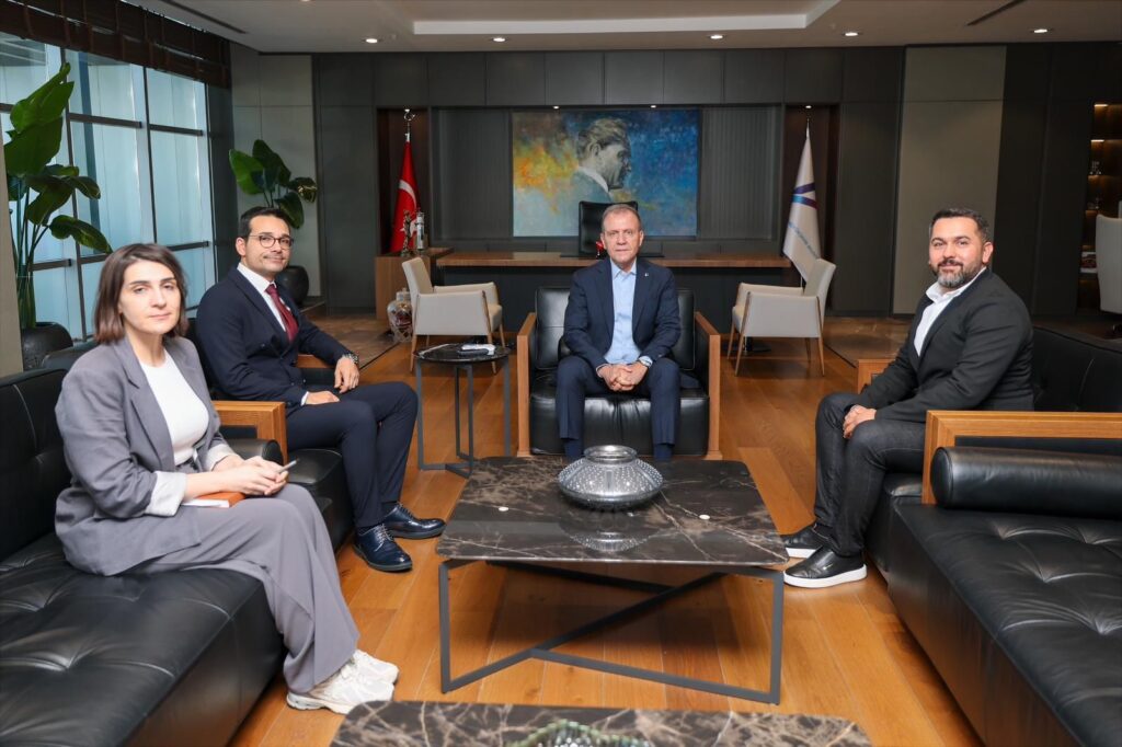 RUSYA FEDERASYONU MERSİN FAHRİ KONSOLOSU AŞKIN UÇAK, MERSİN BÜYÜKŞEHİR BELEDİYE BAŞKANI VAHAP SEÇER’E NEZAKET ZİYARETİNDE BULUNDU